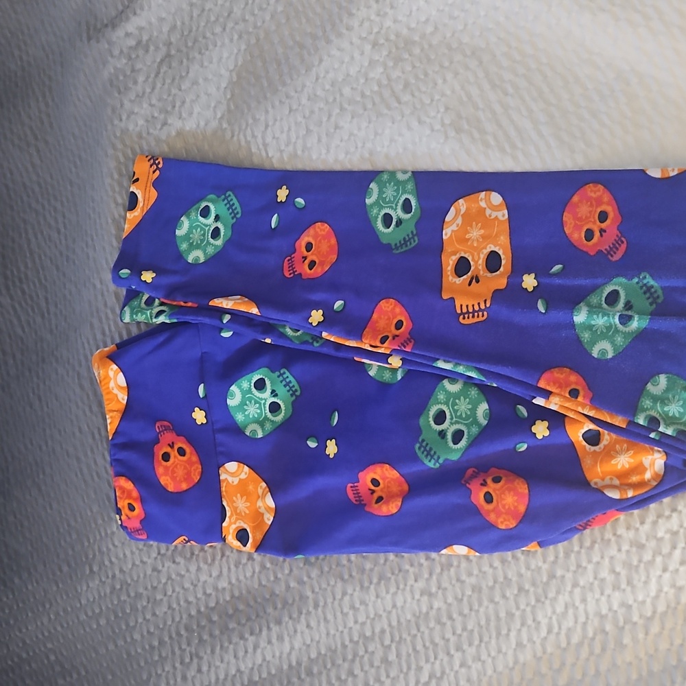 LuLaRoe Vibrant Skull Print Leggings
